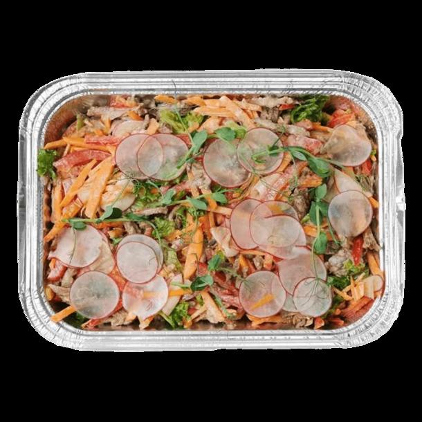 Салат с говядиной с орехвым соусом